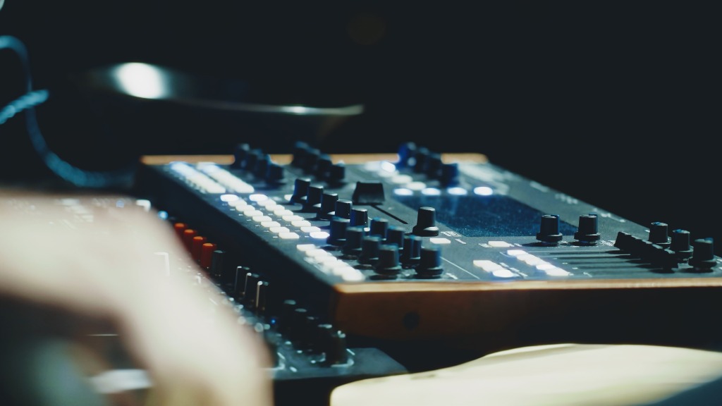 Synthesiser and studio hardware in low light